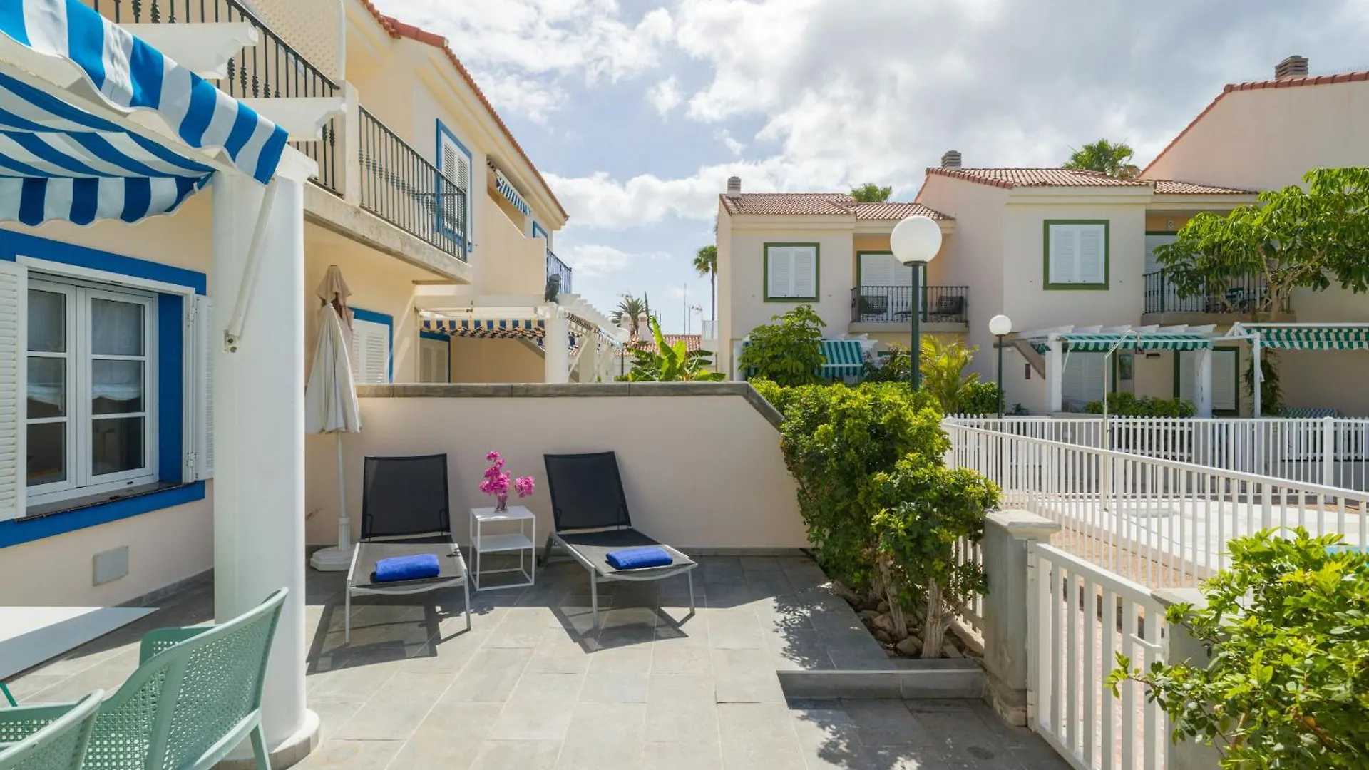 Cabosos Suites Pasito Blanco
